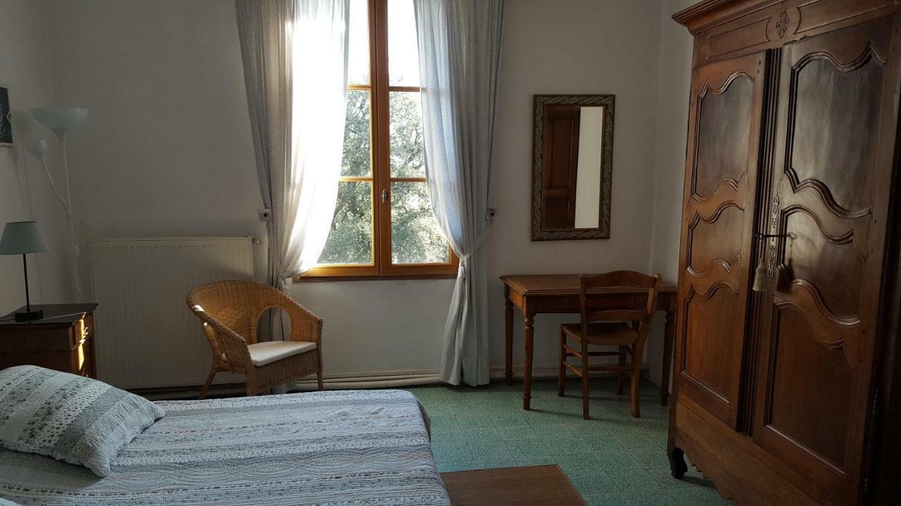 La Mejanenque Apartamento Vénéjan Exterior foto